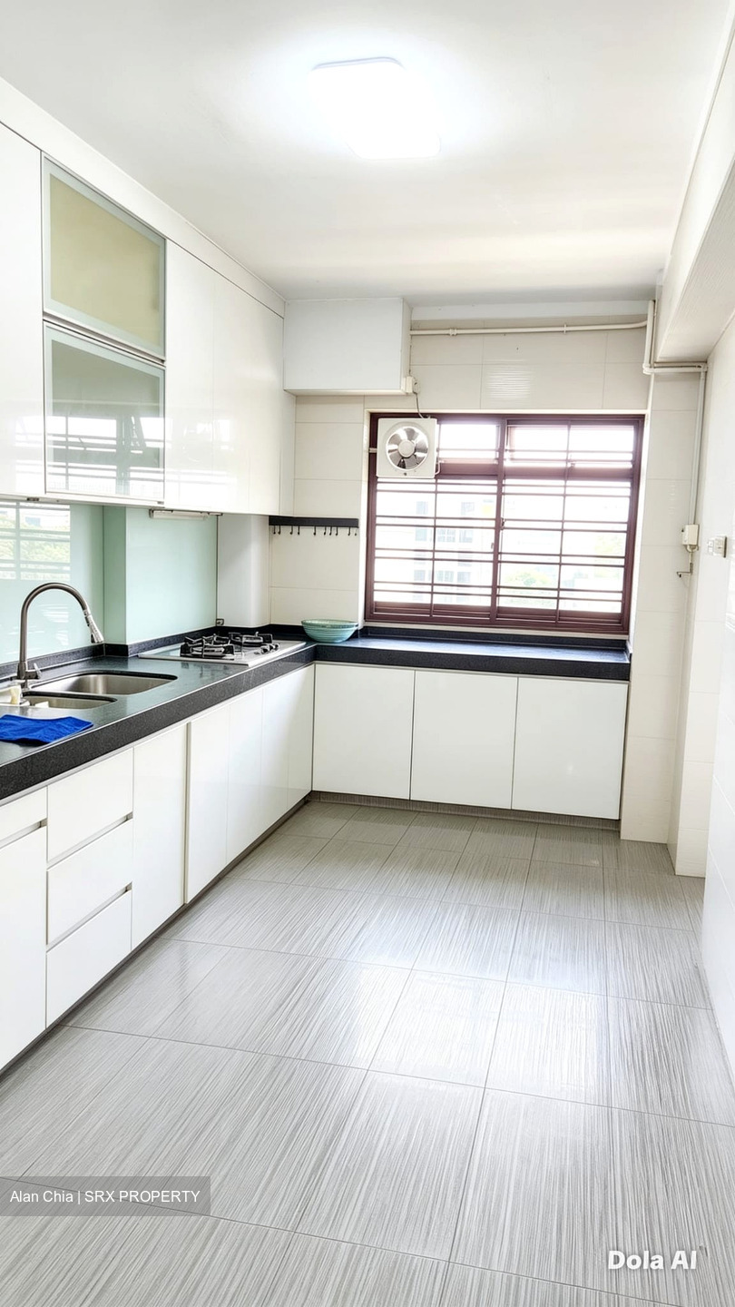 Blk 578 Hougang Avenue 4 (Hougang), HDB Executive #586708391